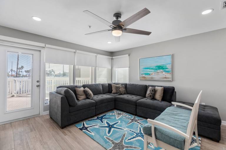 Child-friendly condo with private pool | Next to the beach | Pets allowed in South Padre Island, TX