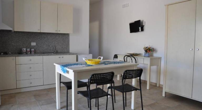 House with pool, barbecue & patio | Perfect for remote work | Pet-friendly — photo 3