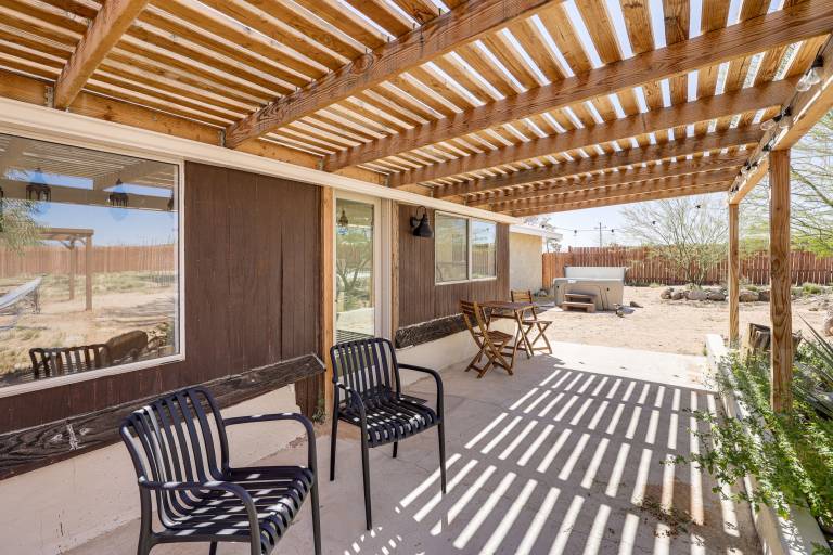 Pet-Friendly Desert Retreat w/ Hot Tub in Landers! — photo 2