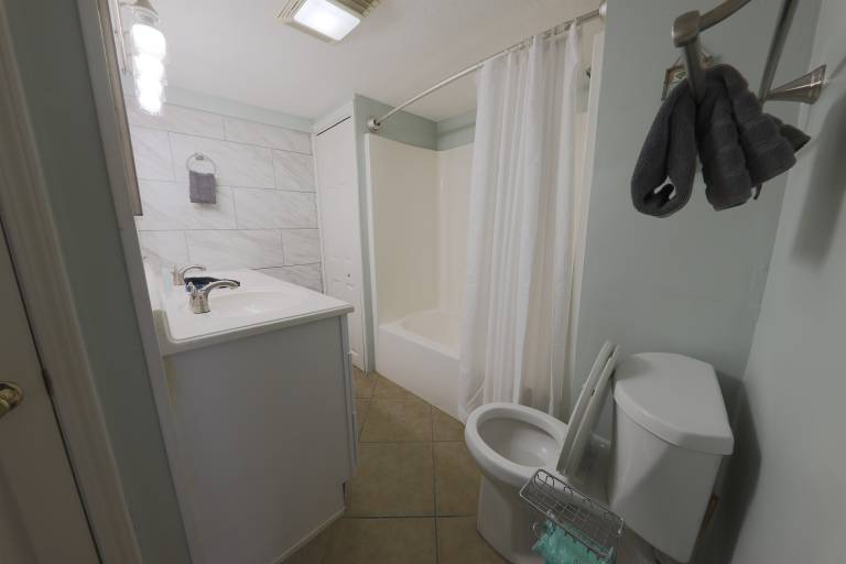 2 Bedroom Pet Friendly Duplex Steps From Beach — photo 5