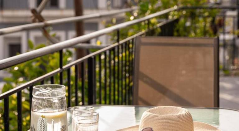 Holiday apartment with patio & hot tub | Perfect for remote work — photo 5