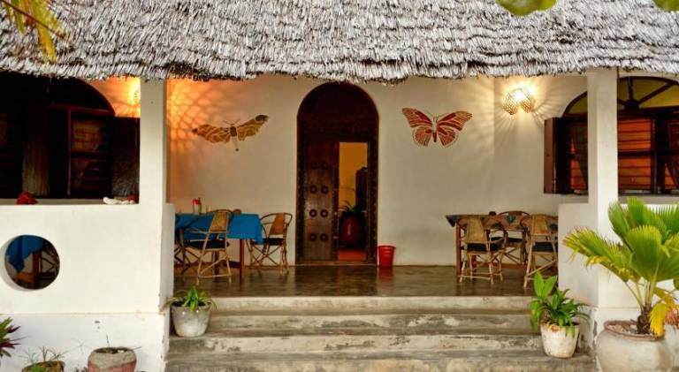 Villa with pool — photo 3