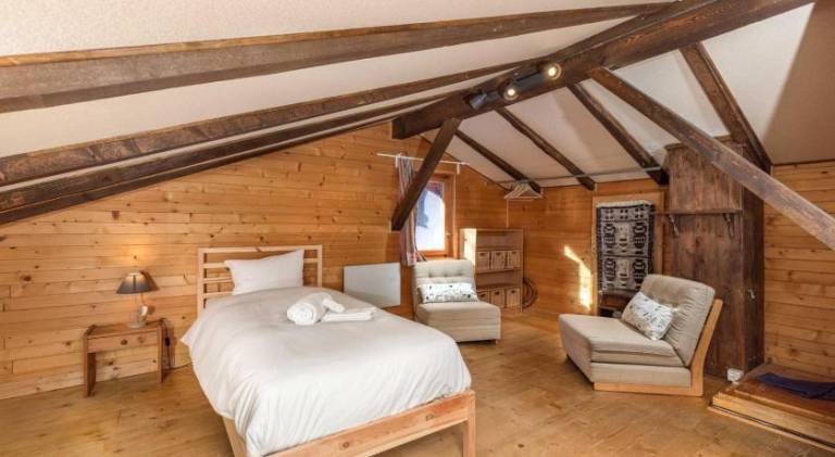 Chalet Noisette Authentic Swiss chalet Perfect for families — photo 2