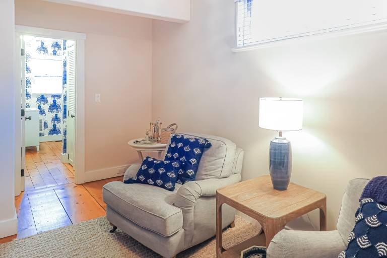 Close to Dtwn Nantucket! Group Getaway w/ Patio — photo 5