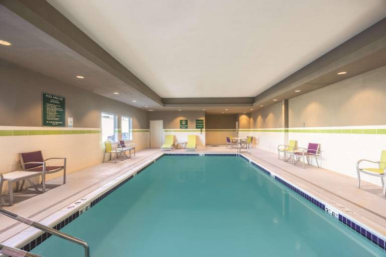 La Quinta Inn & Suites by Wyndham Memphis Downtown — photo 4