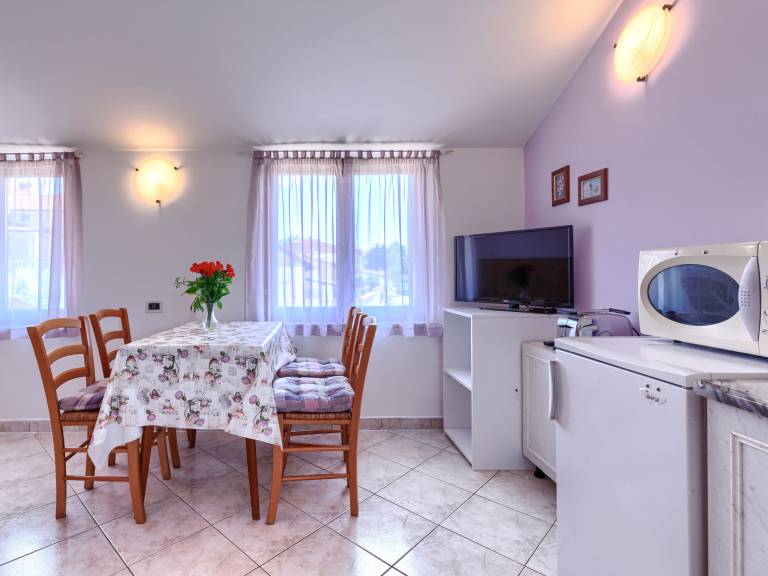 Holiday apartment with barbeque, terrace & garden | Pet-friendly — photo 3