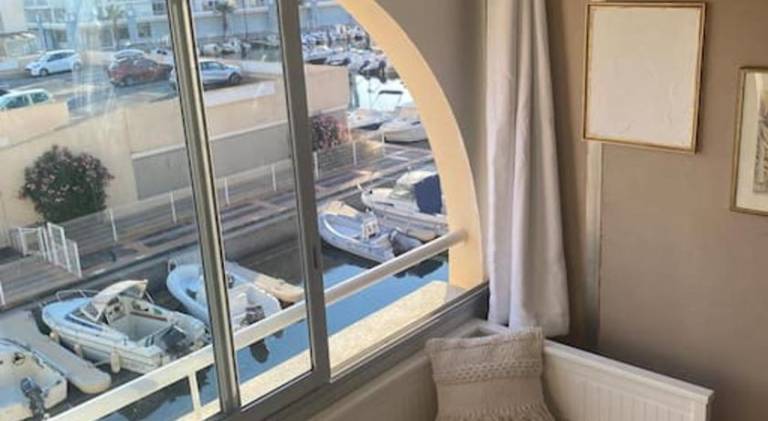 Holiday apartment with 2 rooms for 6 persons in Sète