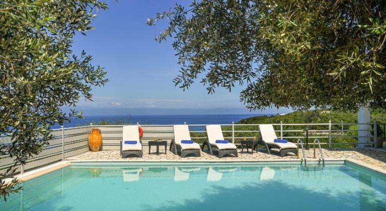 Fully equipped pleasant villa with yard, barbeque & private pool | Perfect for remote work | Dogs allowed in Paxos