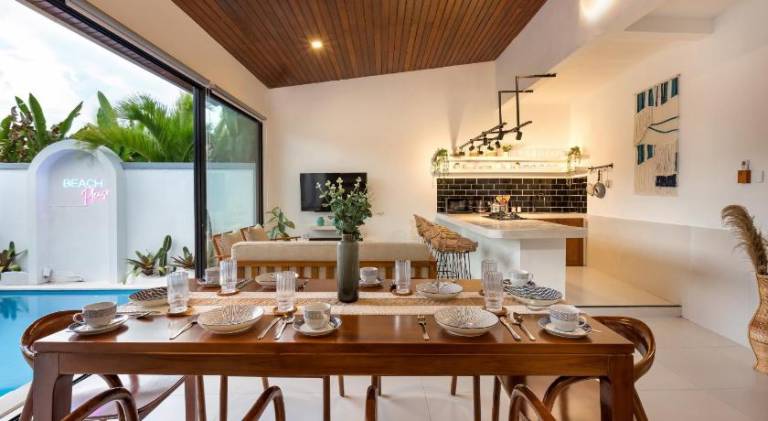Villa with pool — photo 2