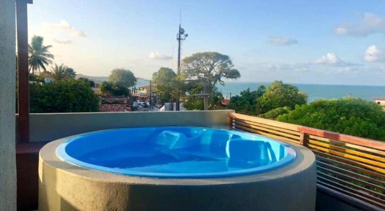 Vacation home with jacuzzi — photo 5