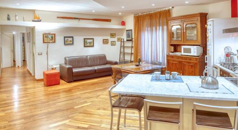 Rental apartment with 3 rooms for 9 persons in Levanto