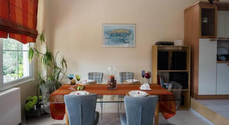 Villa with barbeque, patio & yard | Close to the beach | Perfect for remote work | Pets allowed — photo 3
