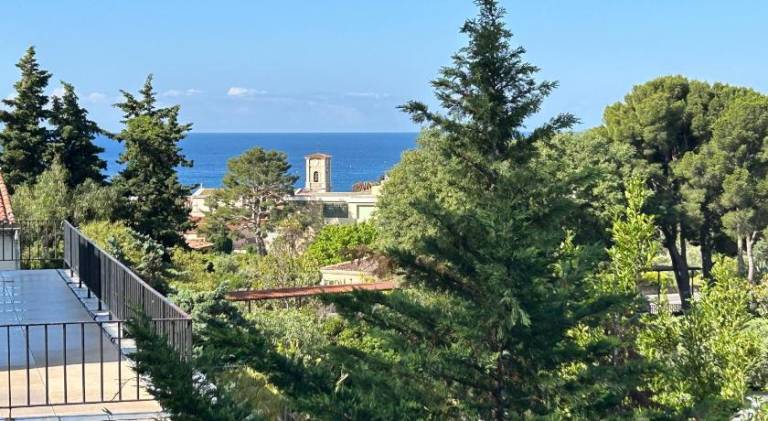 Fully equipped lovely holiday apartment with jacuzzi & terrace | Pets allowed in Cassis