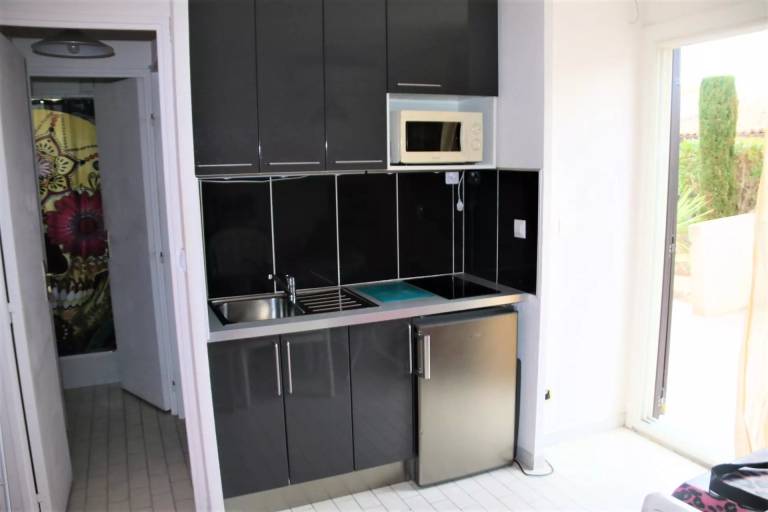 Apartment with pool & terrace — photo 3