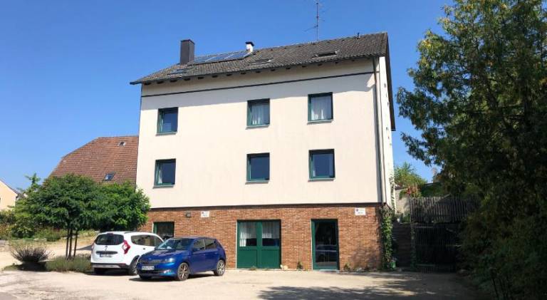 Serviced apartment with terrace & garden | Suitable for remote work | Dogs allowed in Regensburg