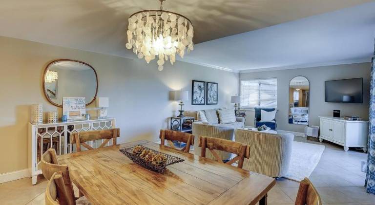 Ample villa | Pet-friendly — photo 3