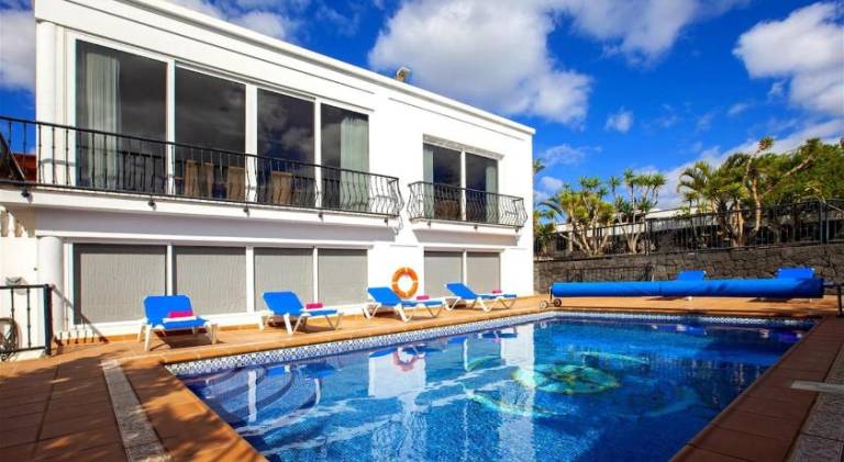 Villa with pool | Pet-friendly — photo 3