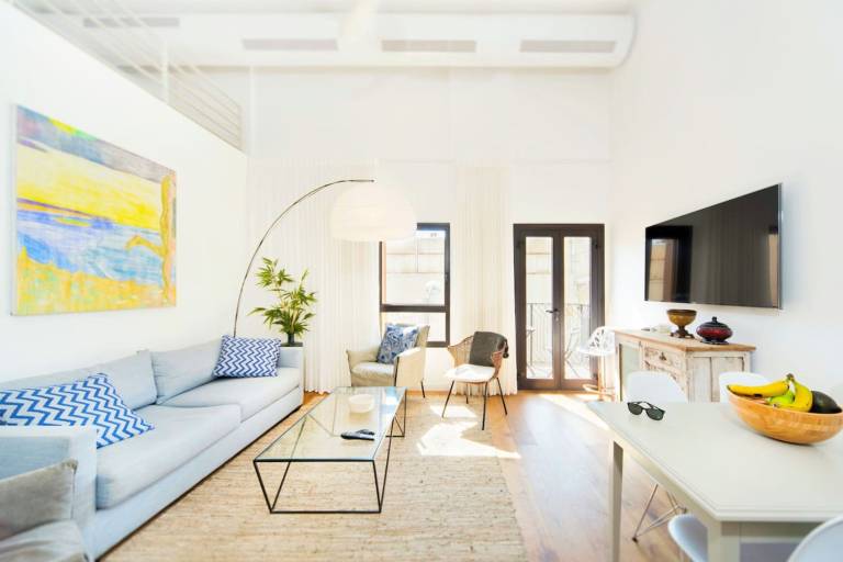 Seaside Escape with Blissful Balcony & Mamad