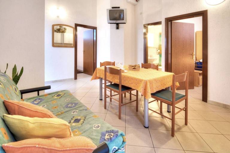 Beautiful rental apartment with barbeque & terrace | Next to the beach | Pets allowed — photo 3