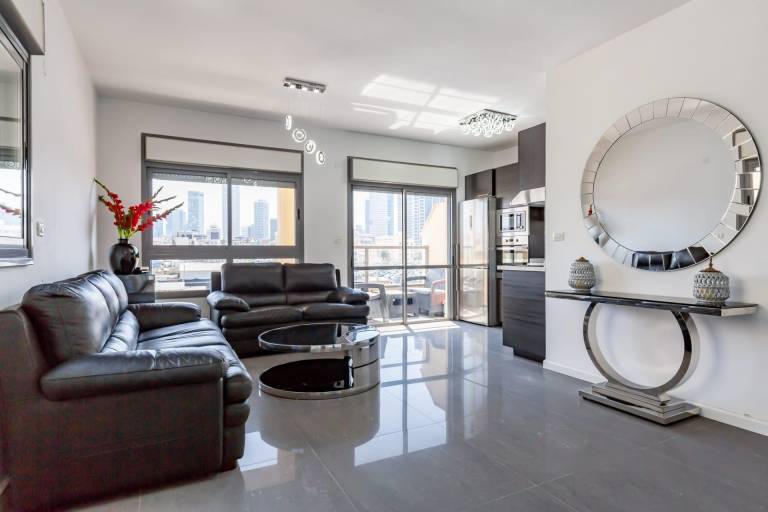 Fully equipped charming rental apartment with patio | Next to Neve Tzedek | Beach nearby | Pets are welcome — photo 3