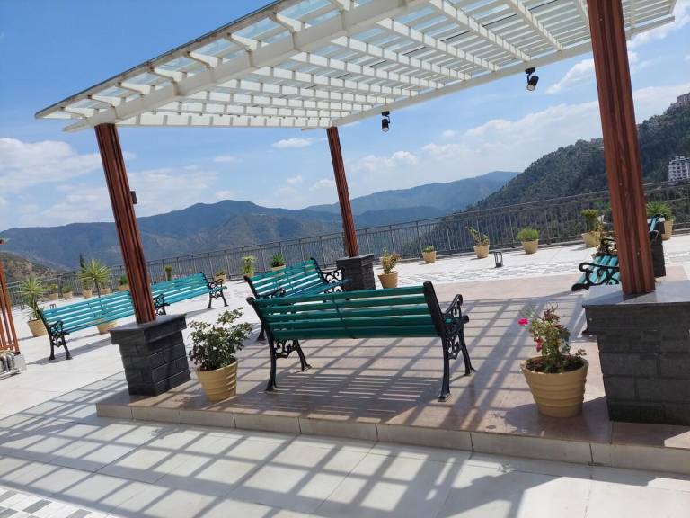 HOP stays - Shimla Luxury 2 BHK — photo 3