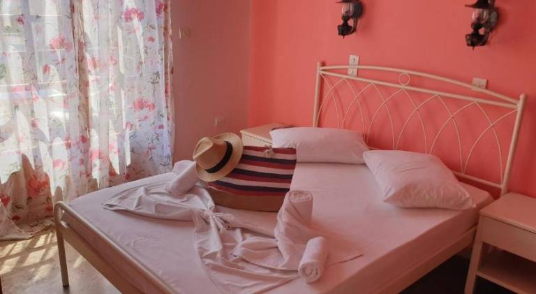 Ilios Apartments in Poros