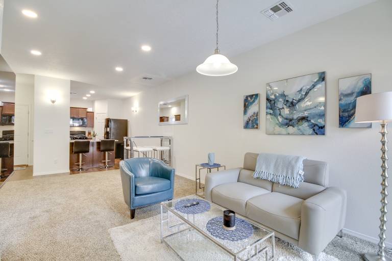 4 Mi to UNM Convenient Albuquerque Townhome
