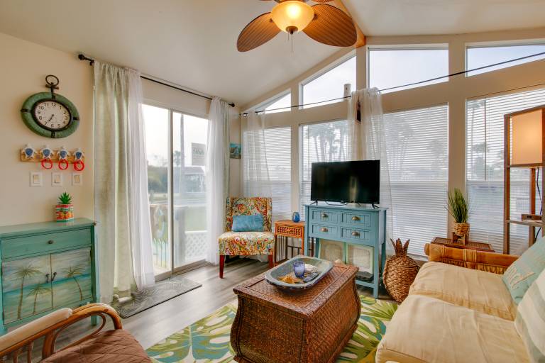 Furnished Deck: Waterfront Port Isabel Cottage! — photo 4