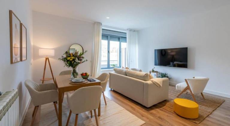 Avenida de San Luis 25, Design and comfort in the true style of Madrid, Book your getaway now! — photo 2