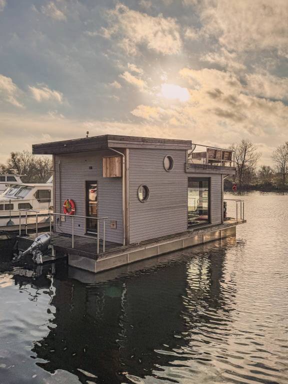 Hausboot  Bergedorf