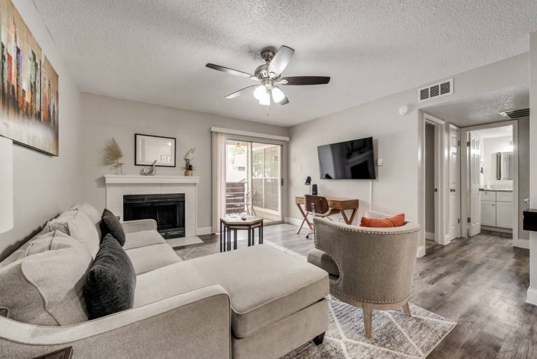 I009–World Cup Stay - 18 min to AT&T - Sleeps 3 - Public Transit in Irving, TX