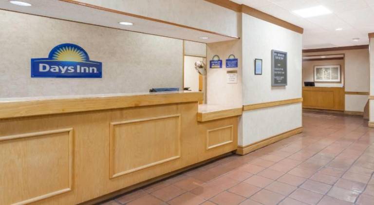 Days Inn by Wyndham Seguin TX — photo 5