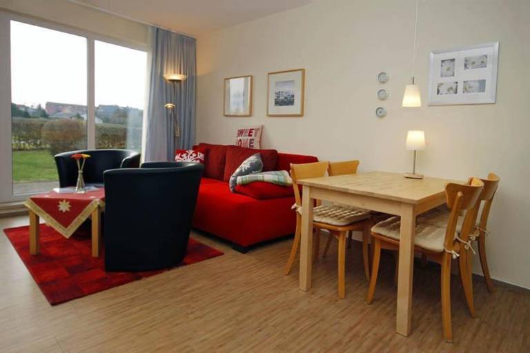 Fully equipped charming rental apartment with patio | Beach nearby | Pets are welcome — photo 3