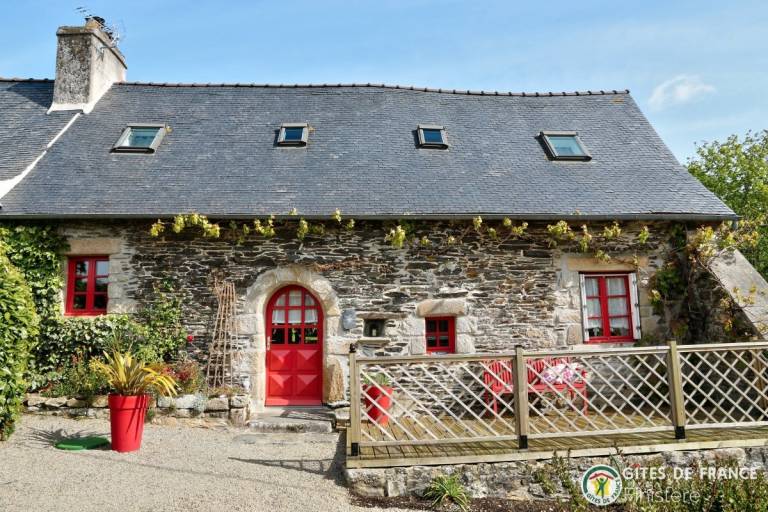 Lovely gite with grill, yard & terrace | Pets are welcome — photo 2