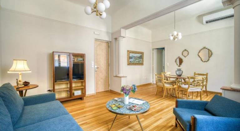 Serviced apartment with yard | Near Temple of Hephaestus | Dogs allowed in Athens