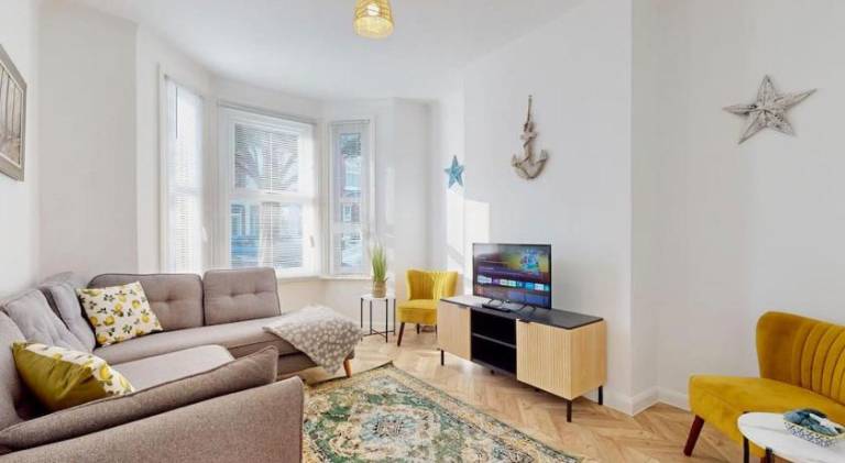 Vacation home with 2 rooms for 7 persons in Folkestone