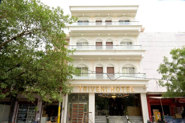 Triveni Hotel And Restaurant in Agra