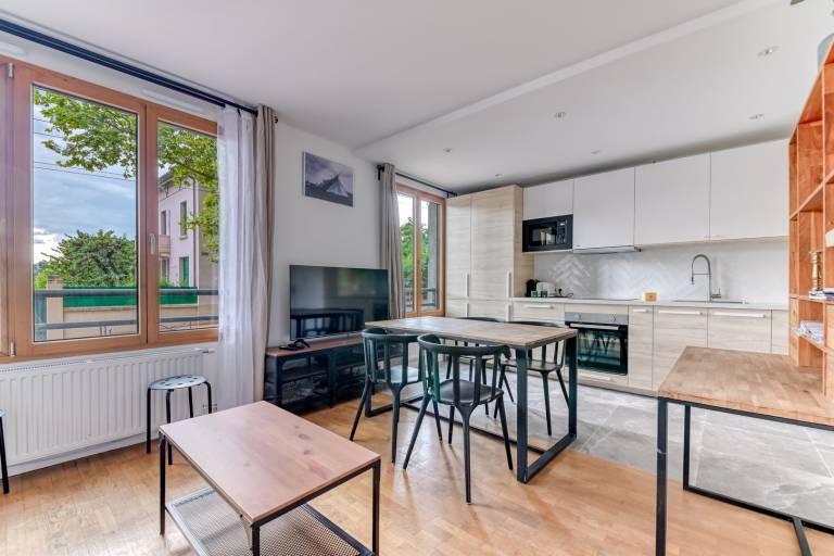 Children-friendly wonderful holiday apartment | Next to Basilica of Notre-Dame de Fourvière | Suitable for remote work | Pets allowed — photo 2