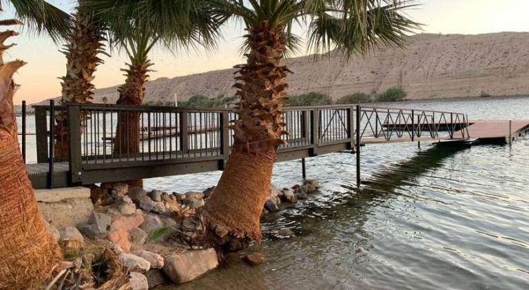 2 bedroom cozy SUITE, 1 min walk to the beach in Bullhead City, AZ