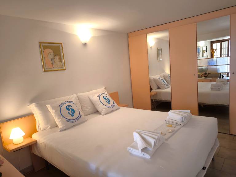 Apartment with yard & pool | Mountain view in Pozzolengo