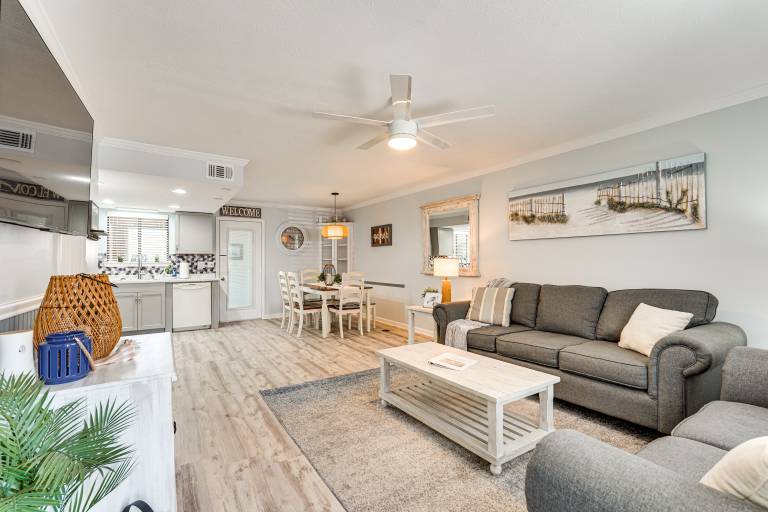 Panama City Beach Retreat Pool & Beach Access