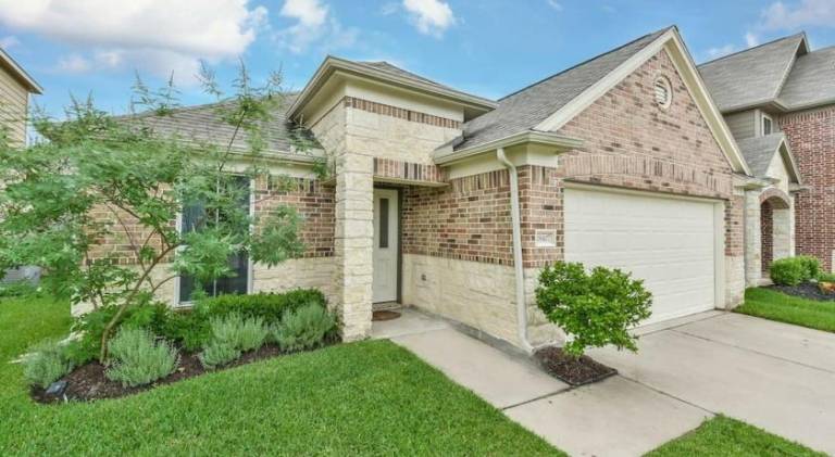 House | Perfect for remote work in Houston, TX