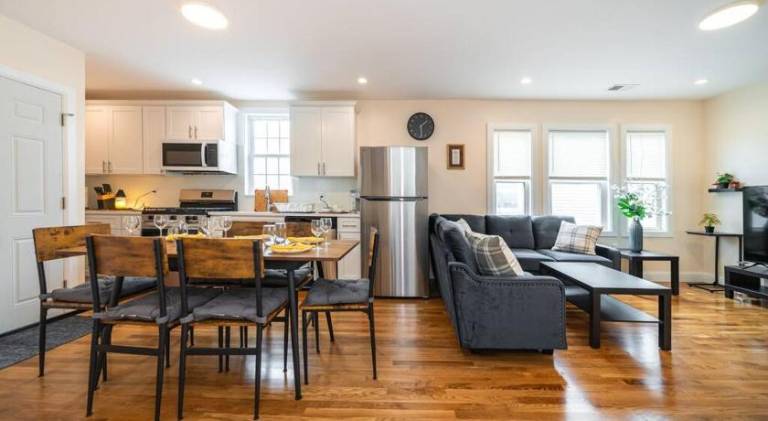 Fully equipped apartment with patio | Pets are welcome — photo 4