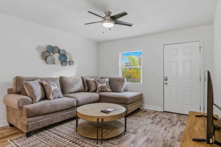 Rental apartment with pool — photo 3