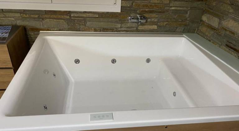 Rental apartment with garden, jacuzzi & terrace | Dogs allowed — photo 3
