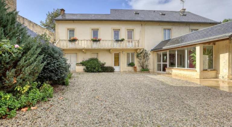 House with 5 rooms for 13 persons in Port-en-Bessin-Huppain