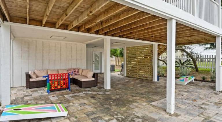 Vacation home with jacuzzi — photo 5