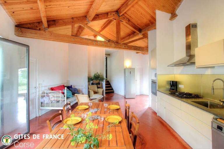 Gite with pool, patio & garden | Mountain view — photo 4