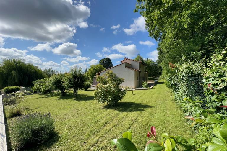 Villa with terrace, garden & private pool — photo 4