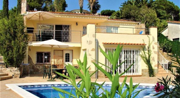 Villa with pool | Pets allowed — photo 4